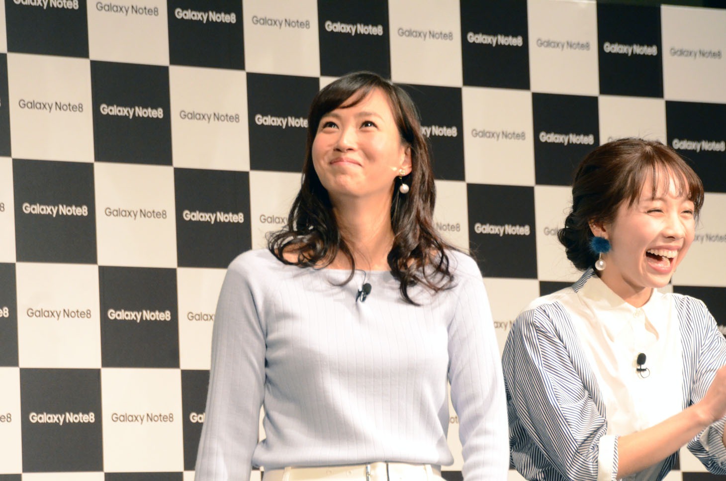 「ショージー！」と叫ぶ藤本美貴（左）。