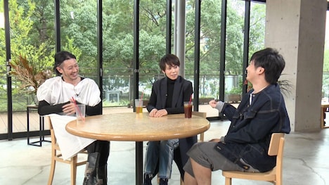 (左から)オダギリジョー、中谷美紀、オードリー若林。(c)フジテレビ