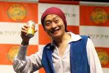 海賊に扮した和牛・川西。