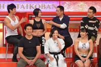 「名医のTHE太鼓判！」に出演する庄司智春（後列左）、FUJIWARA（後列右）ら。(c)TBS