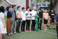 「ピエール瀧のしょんないTV」のワンシーン。(c)静岡朝日テレビ