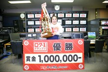 「6秒で笑わせろ！ロク-1グランプリ」で優勝したゆりやんレトリィバァ。