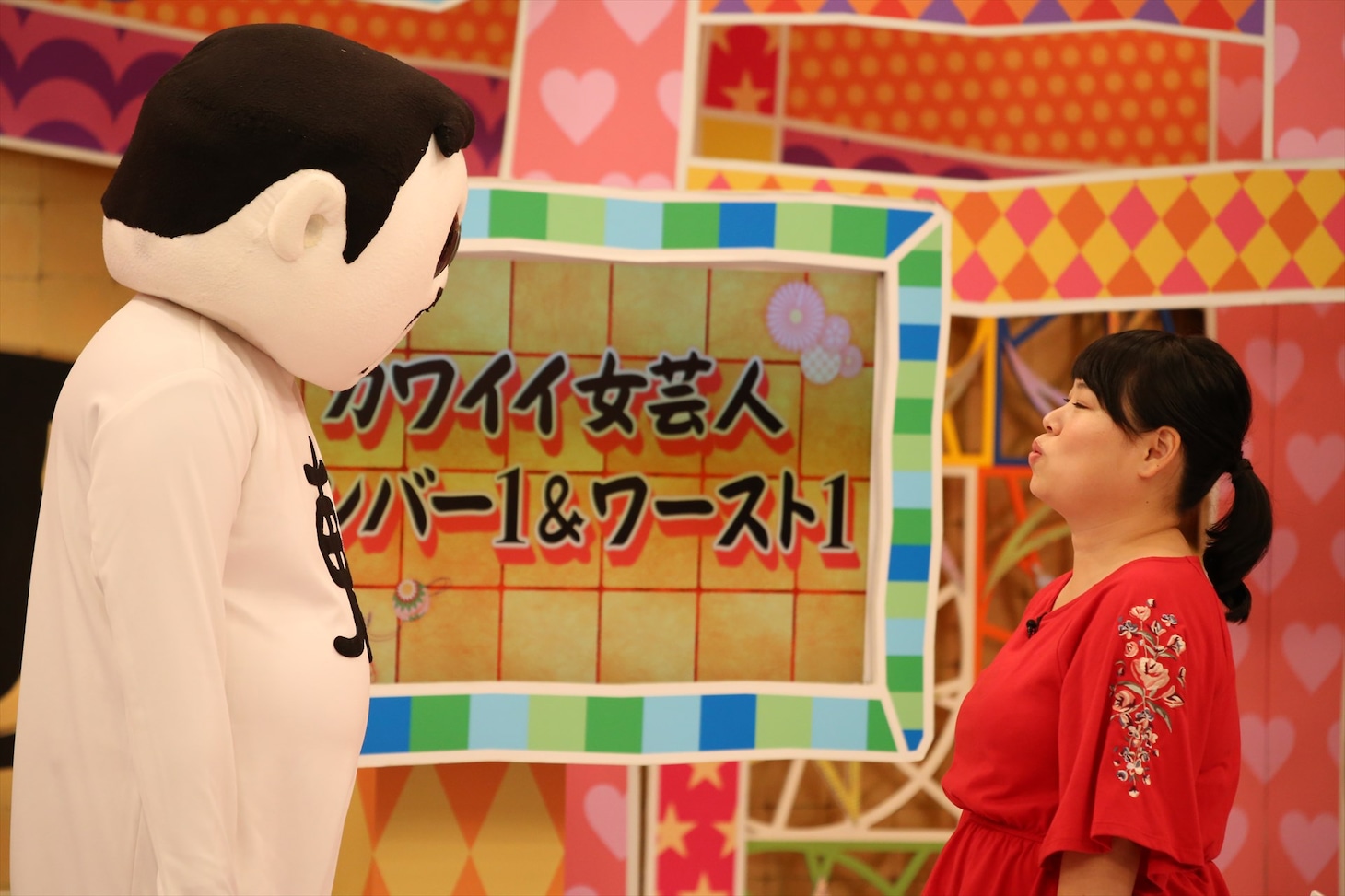 ニッチェ近藤と西東さん（左）。(c)中京テレビ