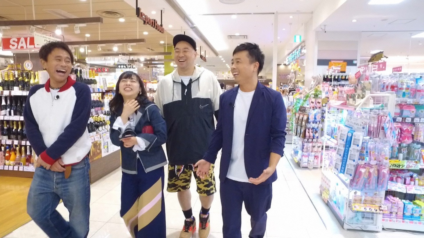 左からダウンタウン浜田、伊藤寧々、レイザーラモンRG、次長課長・河本。