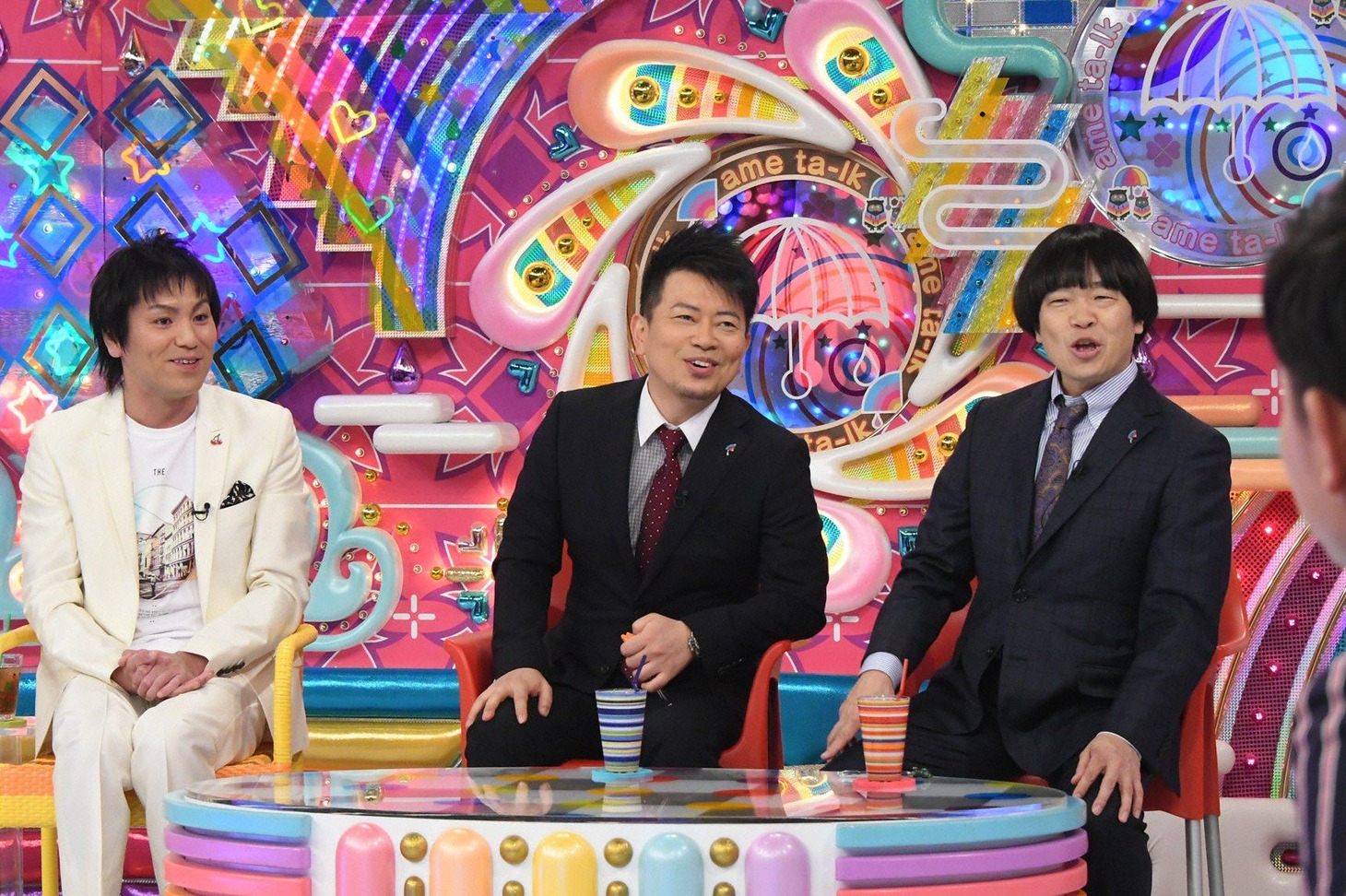 雨上がり決死隊と狩野英孝（左）。(c)テレビ朝日