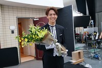CM撮影後の片寄涼太。