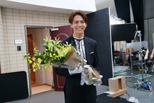 CM撮影後の片寄涼太。