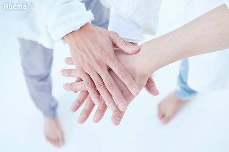 稲垣・草なぎ・香取3人で「インターネットはじめます「72時間ホンネテレビ』」(c)AbemaTV