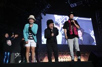 左からカジヒデキ、ハリウッドザコシショウ、小籔千豊。