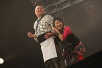 吉本新喜劇の様子。