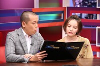 （左から）タカアンドトシ・トシ、ベッキー。(c)中京テレビ