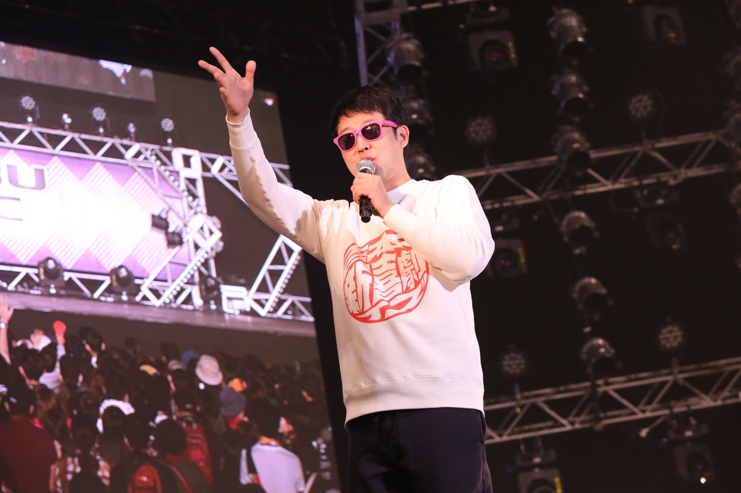 MCとして終始イベントを盛り上げた小籔千豊。