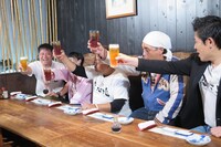 「慰労会」企画の様子。(c)BSフジ