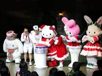 「ピューロクリスマス」先行お披露目会の様子。