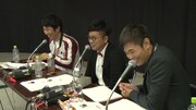 若手のネタを見るパンクブーブーと品川庄司・品川。(c)NHK