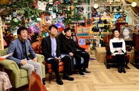 （左から）ネプチューン、小柳ルミ子。