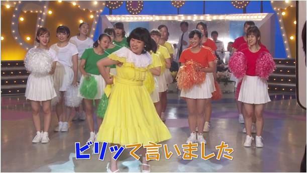 いとうあさこが「ほど酔い女子のセレナーデ」を歌う動画のメイキング。