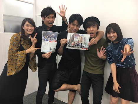 「ショートストーリーロングコント第3回公演『ルート』」に出演するドラマ部のメンバー。左から窪真理、水沢駿、進藤学、大矢剛康、伊倉愛美。