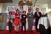 イベントに出演した尼神インターら。
