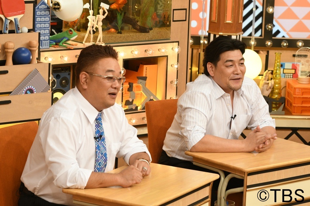 チョコレートプラネット長田の授業を受けるサンドウィッチマン。