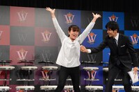 喜びを爆発させるまとばゆう。