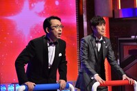 左から福澤朗、羽鳥慎一。(c)日本テレビ