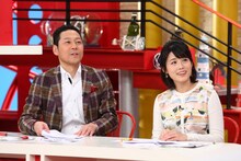 （左から）東野幸治、中島めぐみアナ。(c)関西テレビ