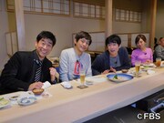 左から原口あきまさ、博多華丸・大吉、伊藤舞アナウンサー。