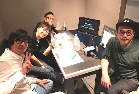 副音声収録に臨んだ東京03と作家オークラ（右）。