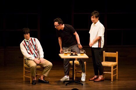 「東京03第19回単独公演『自己泥酔』」のワンシーン。