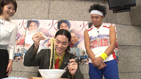 「あのニュースで得する人損する人」のワンシーン。(c)日本テレビ