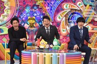 雨上がり決死隊と大泉洋（左）。(c)テレビ朝日