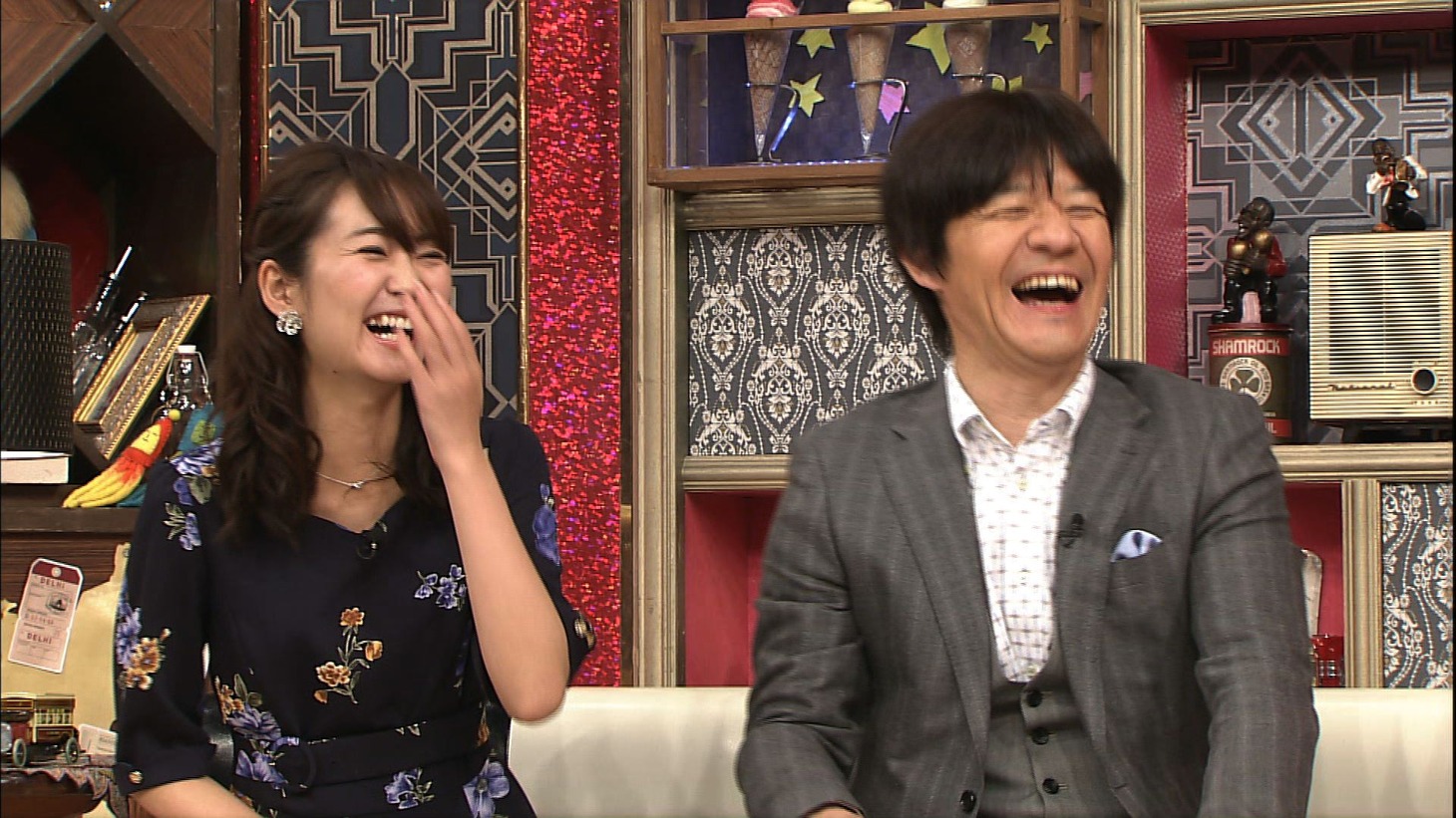 左から中島芽生アナウンサー、内村光良。(c)日本テレビ