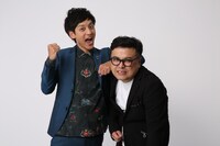 とろサーモン。左から、村田、久保田。(c)ABC