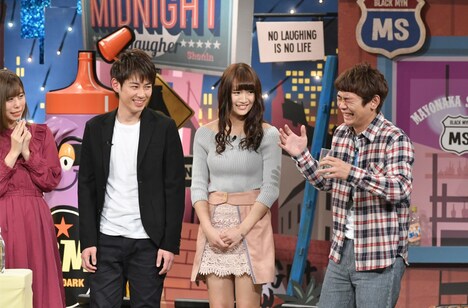 左から有村藍里、標永久、浅川梨奈、銀シャリ鰻。(c)読売テレビ