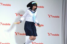 縄跳びを披露するにゃんこスター・アンゴラ村長。