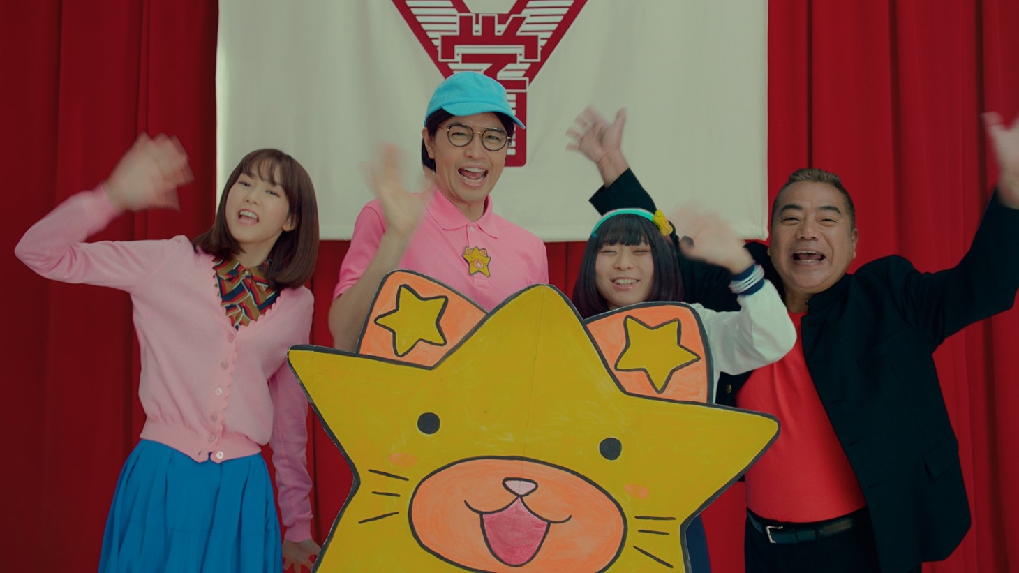 Y!mobileの新CM「リズム縄跳び部」篇のワンシーン。