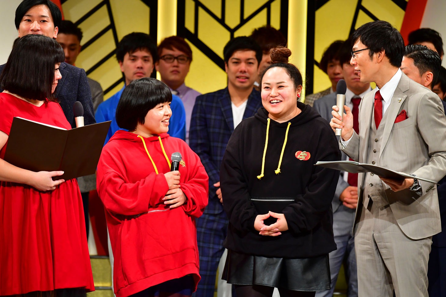 「上方漫才協会大賞」への意気込みを語るおかずクラブ。