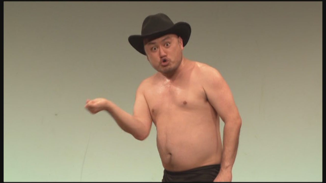 DVD「ハリウッドザコシショウのものまね100連発ライブ！」より。