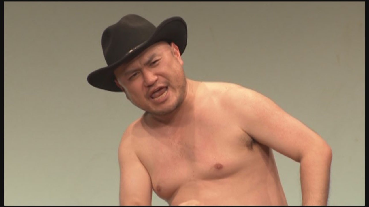DVD「ハリウッドザコシショウのものまね100連発ライブ！」より。