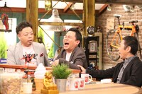 （左から）ダイアン、ナインティナイン岡村。(c)関西テレビ