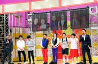 審査の結果を待つ挑戦者たち。