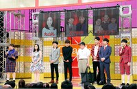 審査結果を待つ挑戦者たち。