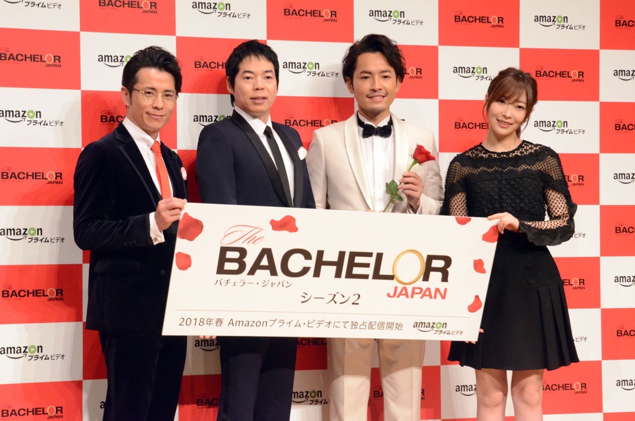 左からオリエンタルラジオ藤森、今田耕司、小柳津林太郎氏、指原莉乃。