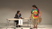 コント「関係者受付」のワンシーン。