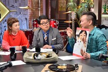 猫の魅力と思い出の猫ソングを語るかまいたち山内（右）。(c)MBS