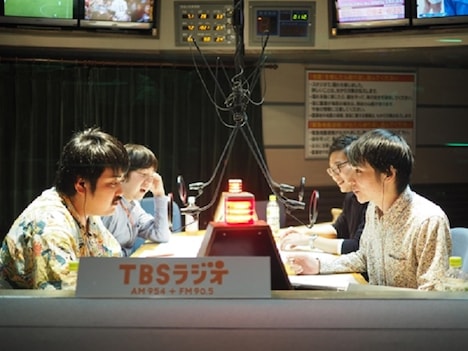 空気階段（手前）(c)TBSラジオ