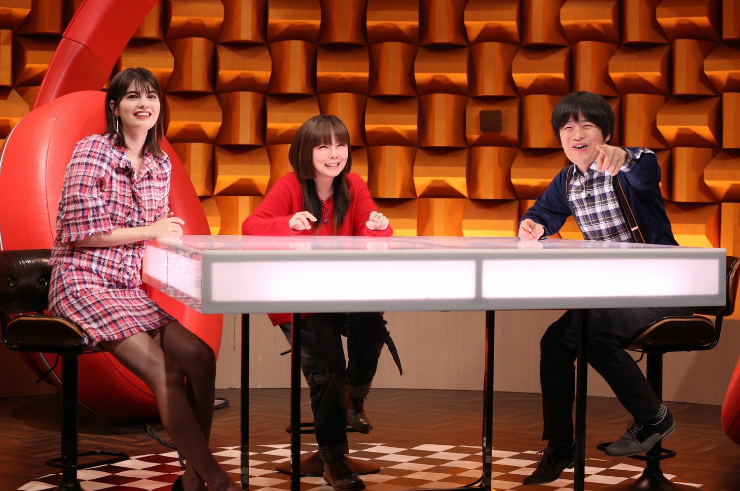 左からマギー、aiko、バカリズム。(c)日本テレビ