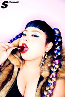 「S Cawaii!」2018年1月号に登場する渡辺直美。