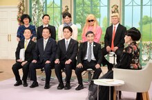 「徹子の部屋」に出演するザ・ニュースペーパーと黒柳徹子（右）。(c)テレビ朝日